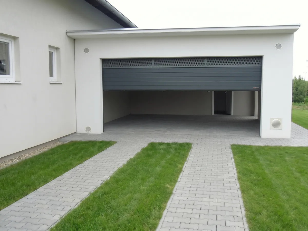 Garáž na klíč navazující na rodinný dům