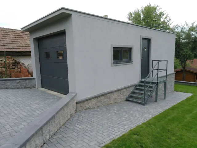 Panelové betonové garáže – fotografie 10