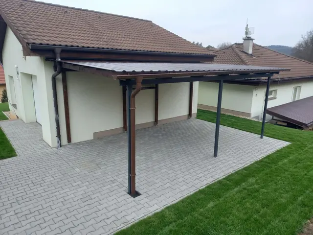 Ocelové přístřešky